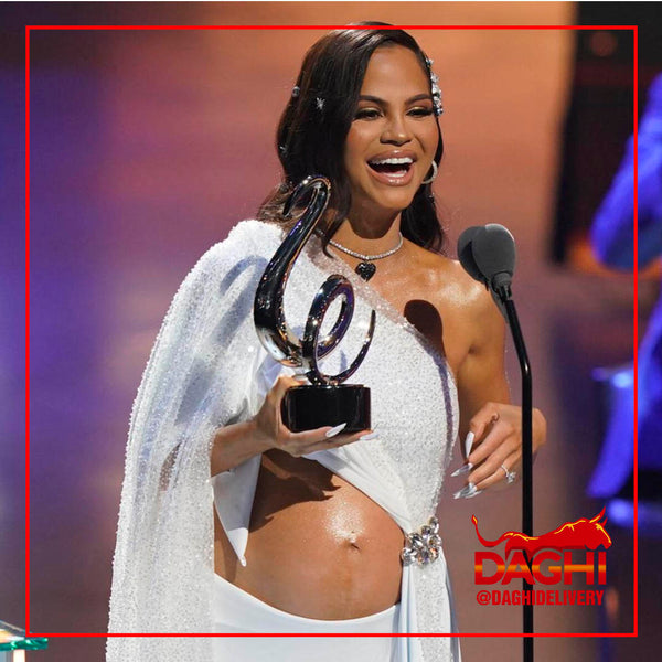 NATTI NATASHA CONFIRMÓ SU EMBARAZO EN EL ESCENARIO DE PREMIOS LO NUESTRO 2021