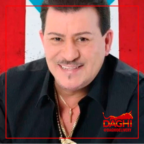 MUY SENSIBLE: FANÁTICOS BURLAN LA SEGURIDAD Y FOTOGRAFÍAN EL CADAVER DE TITO ROJAS