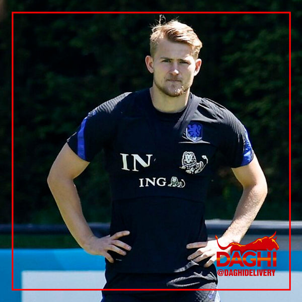 DE LIGT SE ENTRENA CON PAÍSES BAJOS